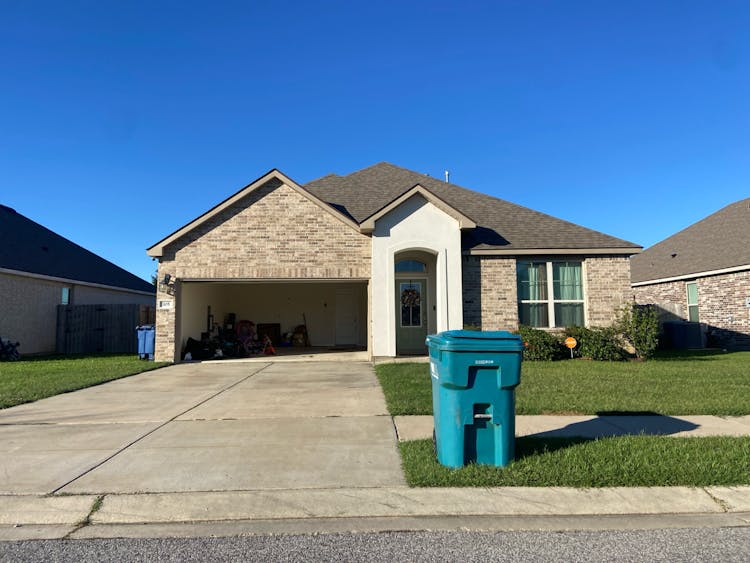 105 Holly Grove Ln Youngsville, LA 70592, Lafayette County