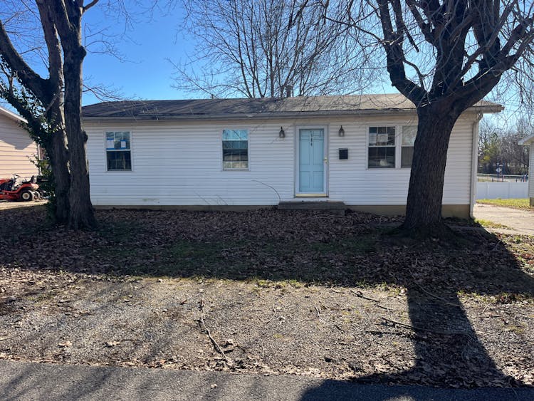 584 Thompson Ave Madisonville, KY 42431, Hopkins County