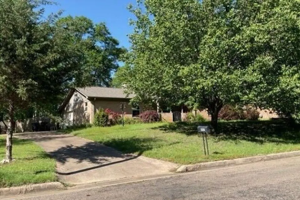 907 Sequoyah Ln Longview, TX 75605, Gregg County