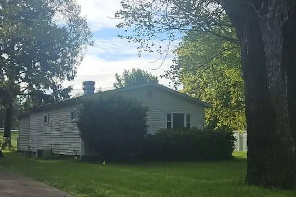 1443 South Base Road Winchester, IN 47394, Randolph County