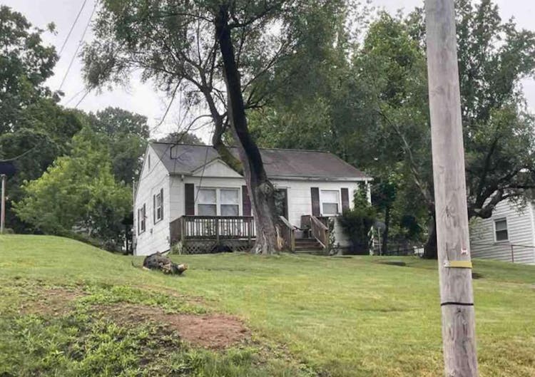 2913 Pence St South Charleston, WV 25303, Kanawha County