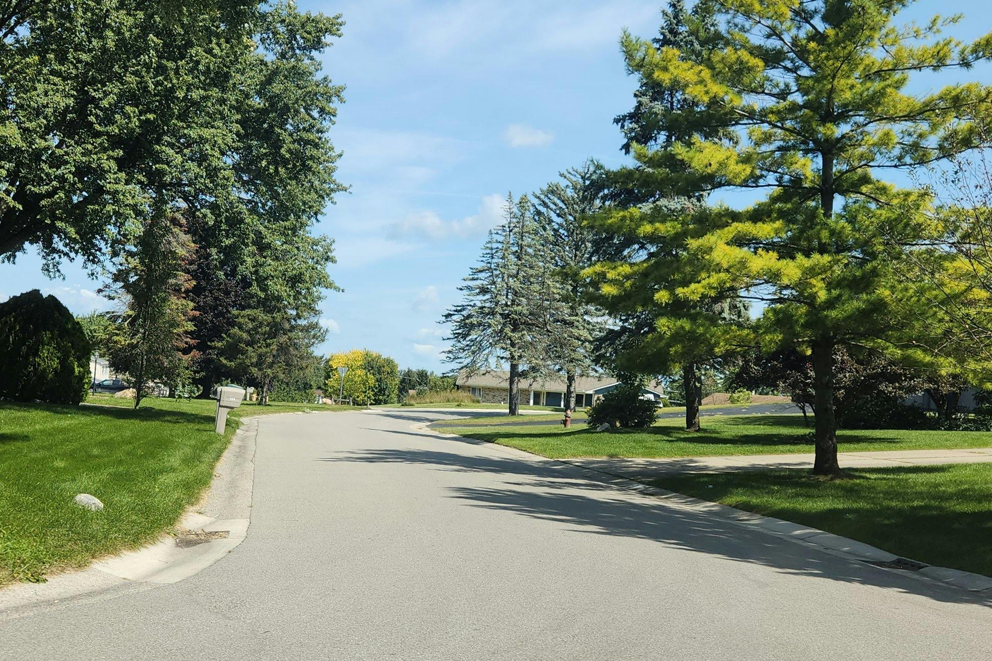 Melinda Cir, White Lake, MI 48386