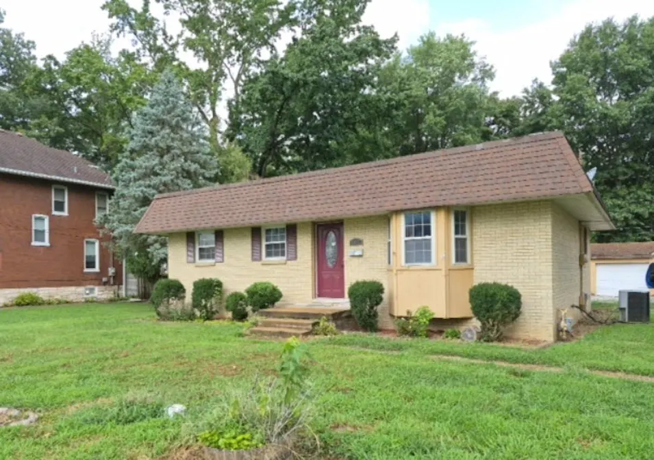 1307 East B Street Belleville, IL 62221, St. Clair County