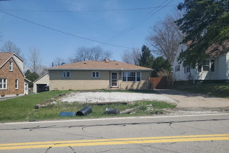 4119 Lake Pleasant Rd Erie, PA 16504, Erie County