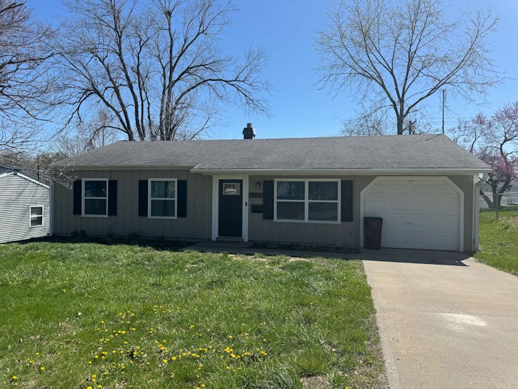 714 W Edwards St Maryville, MO 64468, Nodaway County