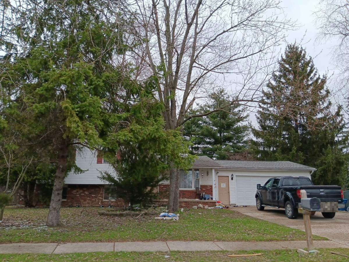 Murphy Ct, Linden, MI 48451