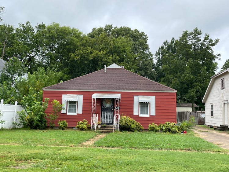 406 SE 3rd St Walnut Ridge, AR 72476, Lawrence County