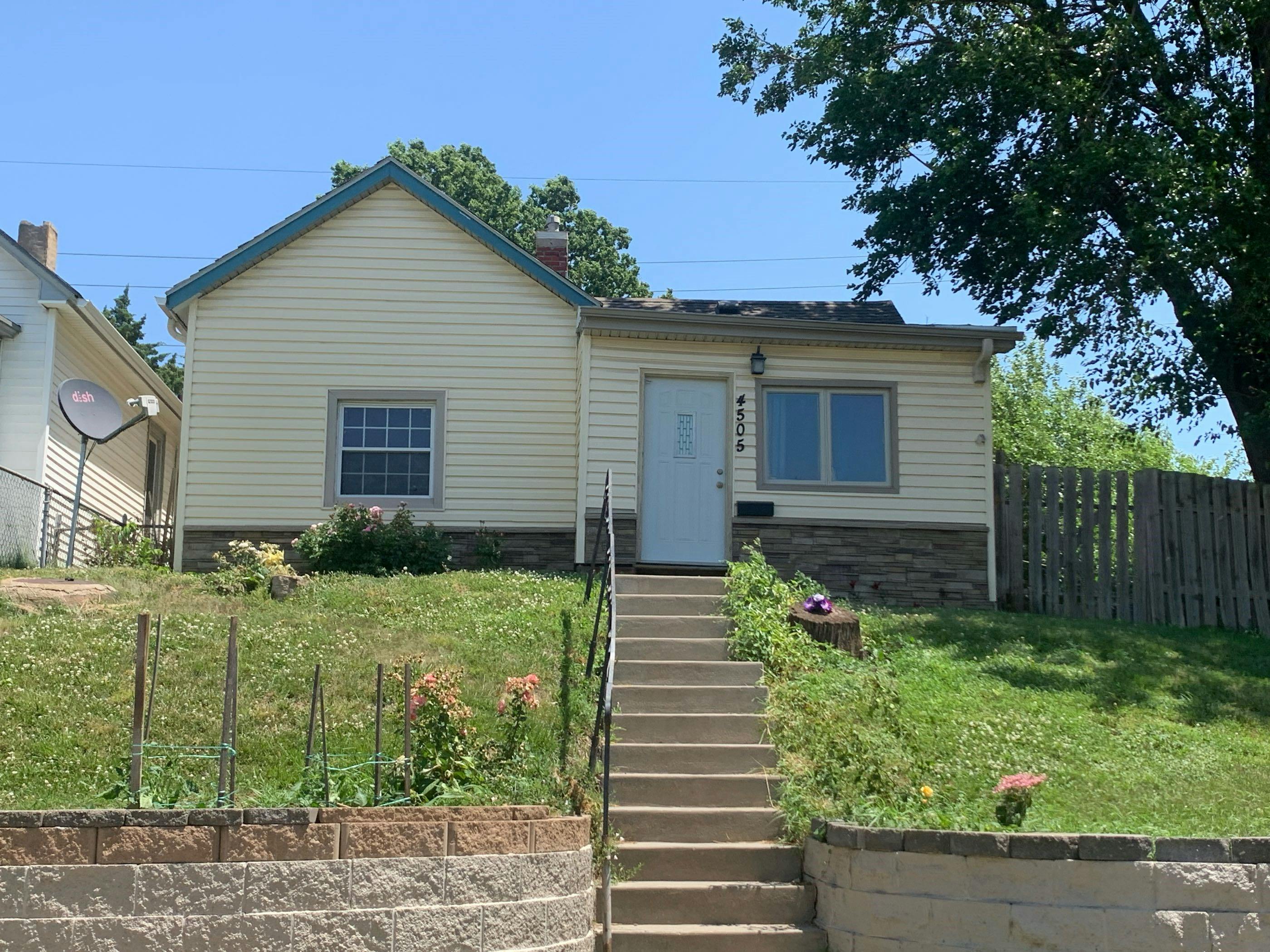 21st St, Omaha, NE 68107