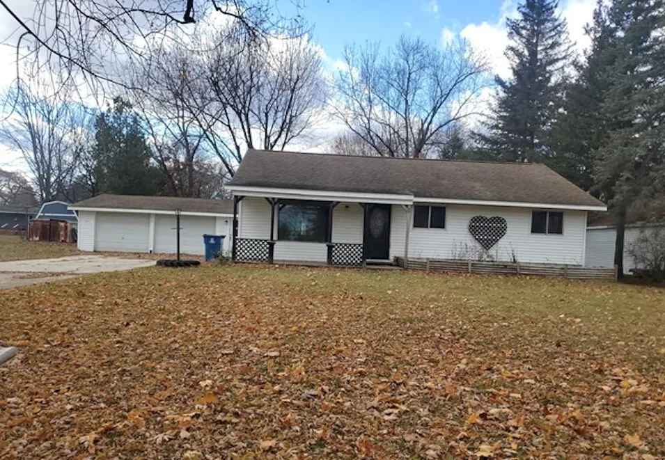 825 N River St Evart, MI 49631, Mecosta County