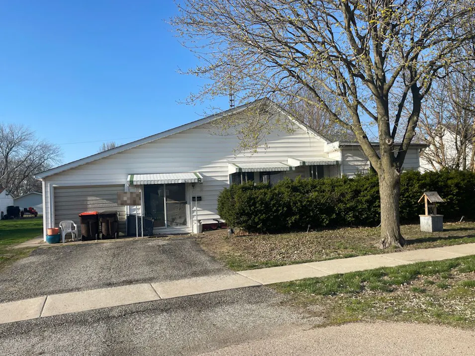 615 W Santa Fe Ave Toluca, IL 61369, Marshall County