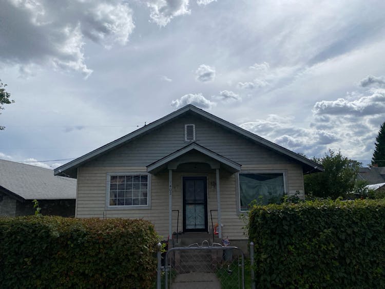 1402 Swan Avenue Yakima, WA 98902, Yakima County