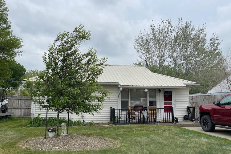 109 2nd St Glendive, MT 59330, Dawson County