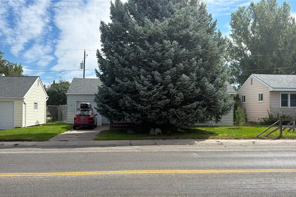 513 S 15th St Worland, WY 82401, Washakie County