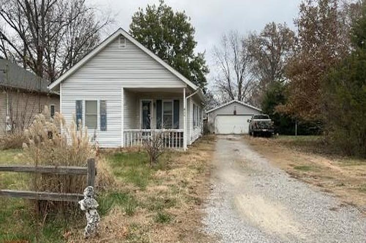 38 Missouri Street Pinckneyville, IL 62274, Perry County