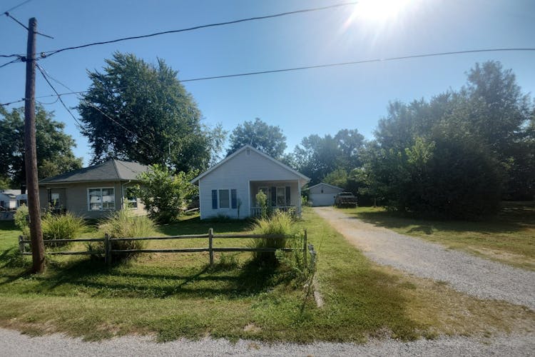 38 Missouri Street Pinckneyville, IL 62274, Perry County