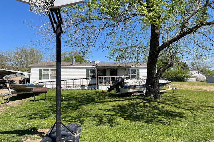 105 9th St. Warner, OK 74469, Muskogee County