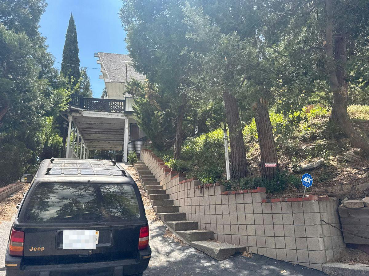 Wylerhorn Dr, Crestline, CA 92325