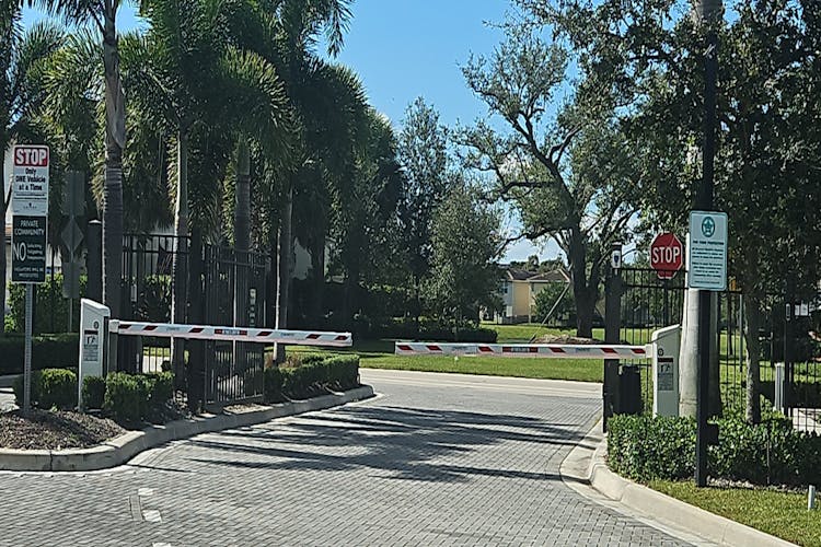 4339 Lago Drive Deerfield Beach, FL 33064, Broward County