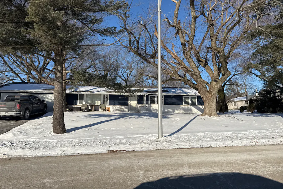 1639 Ravine Ln Carpentersville, IL 60110, Kane County