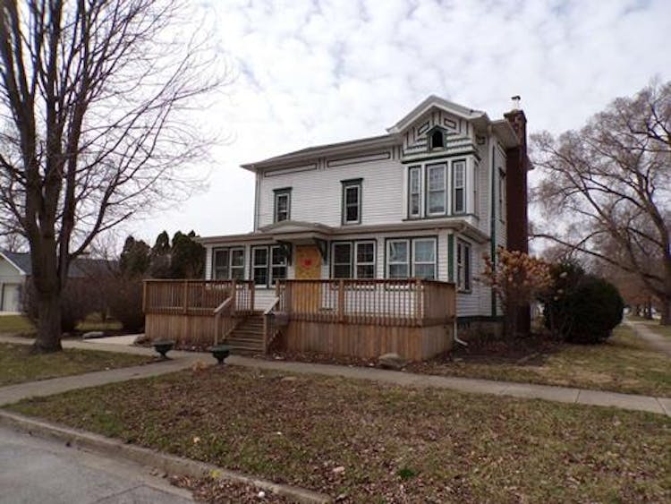 327 N Market St Momence, IL 60954, Kankakee County