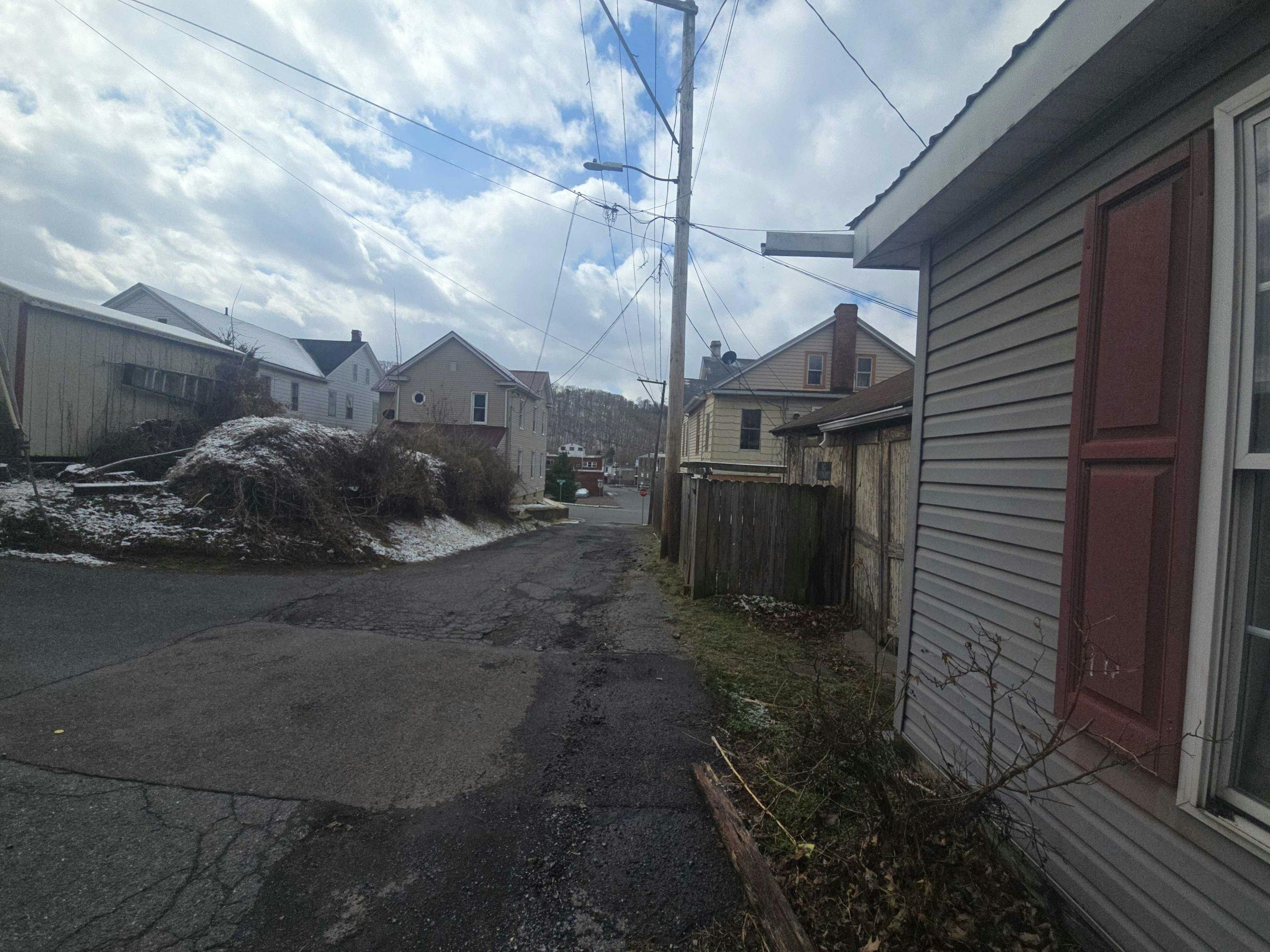 Lenker Ave, Sunbury, PA 17801
