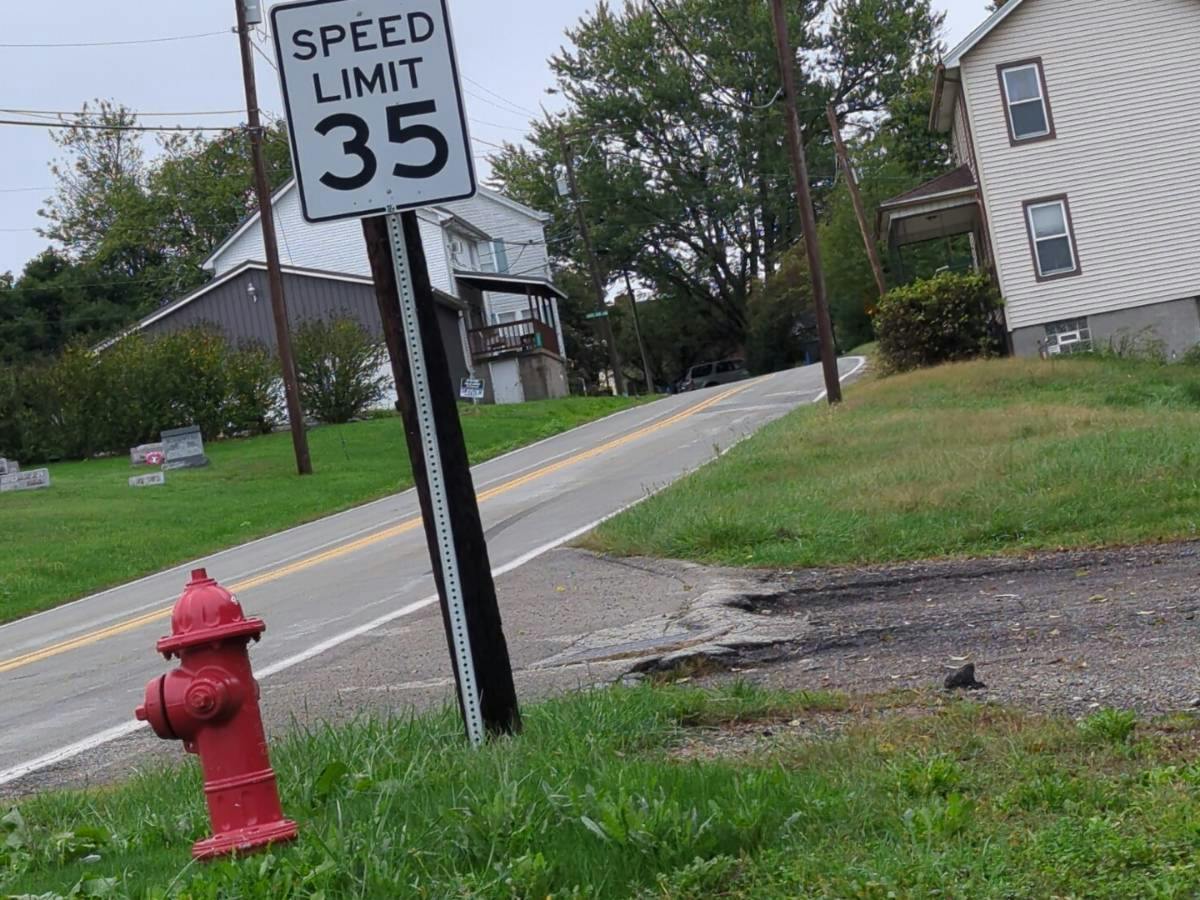 Middletown Rd, New Stanton, PA 15672