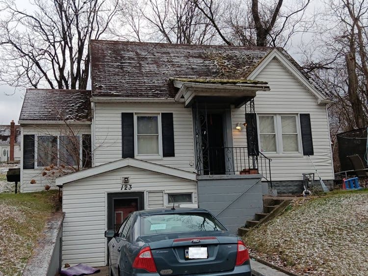 123 Thomas Ave North Versailles, PA 15137, Allegheny County