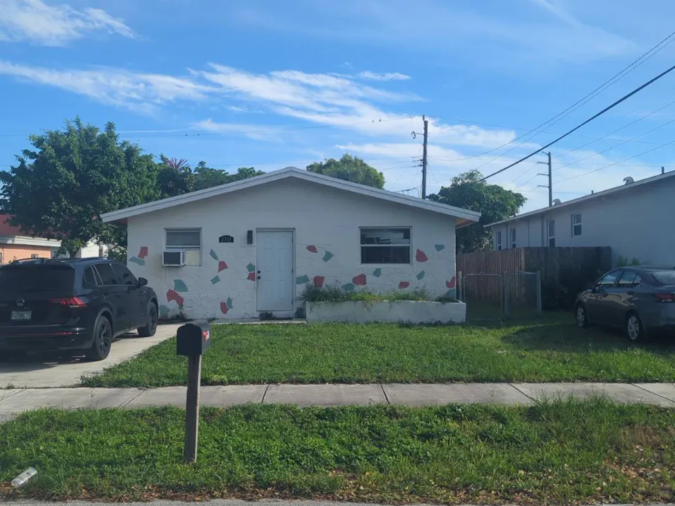 2111 NW 4th St Pompano Beach, FL 33069, Broward County