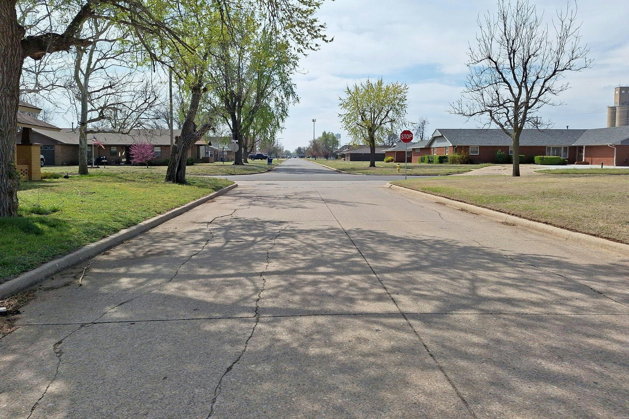 Cherokee St, Hennessey, OK 73742