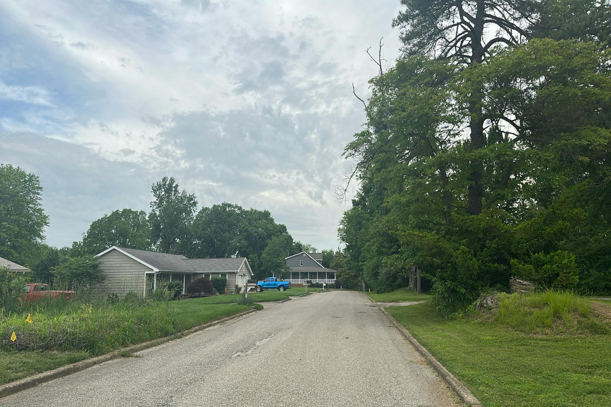 Kembell Dr, Evansville, IN 47710