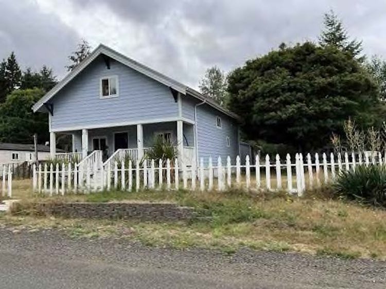 1490 Armstrong St Raymond, WA 98577, Pacific County