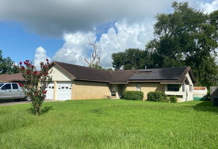 104 Hickory St Lake Jackson, TX 77566, Brazoria County