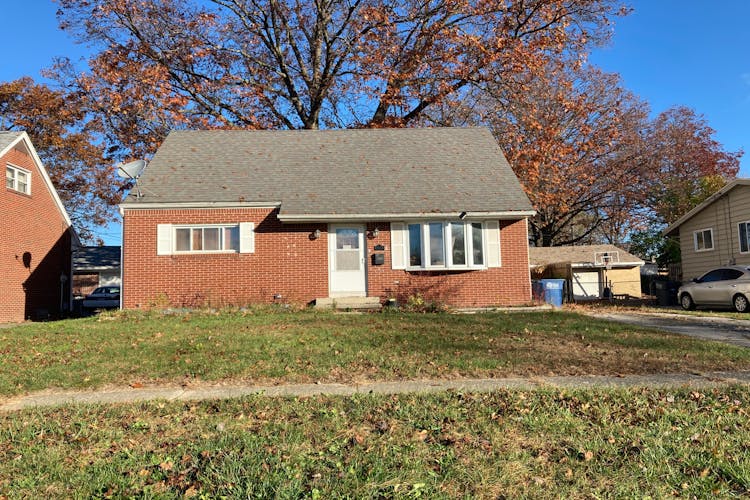 1924 Belvoir Dr Toledo, OH 43613, Lucas County