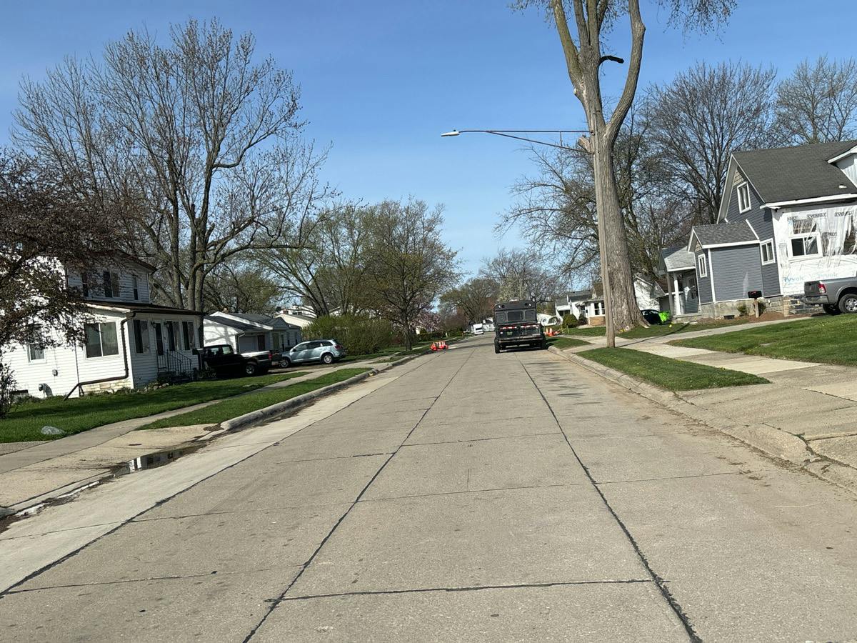 Beechwood St, Roseville, MI 48066