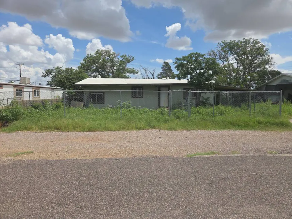 215 N 3rd St Sierra Vista, AZ 85635, Cochise County