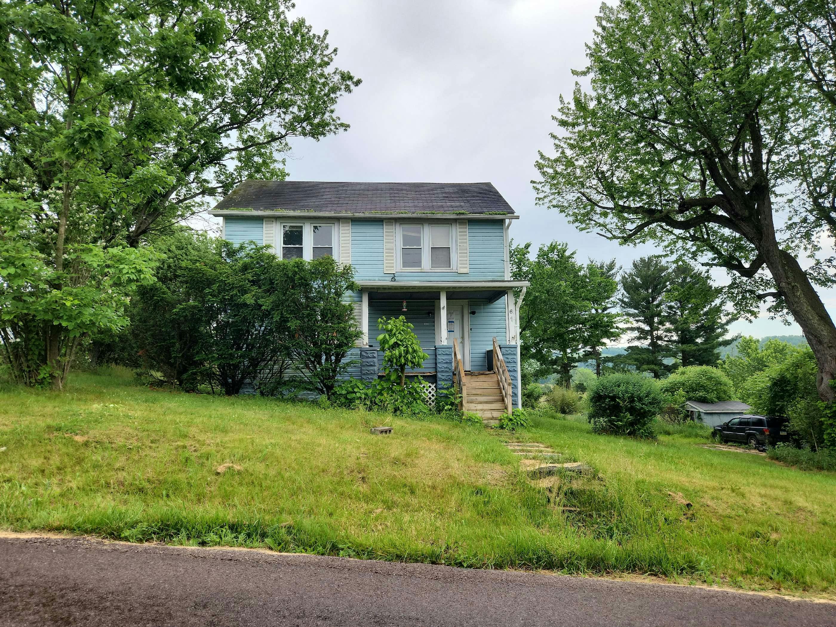 Pittsburgh St, Scottdale, PA 15683
