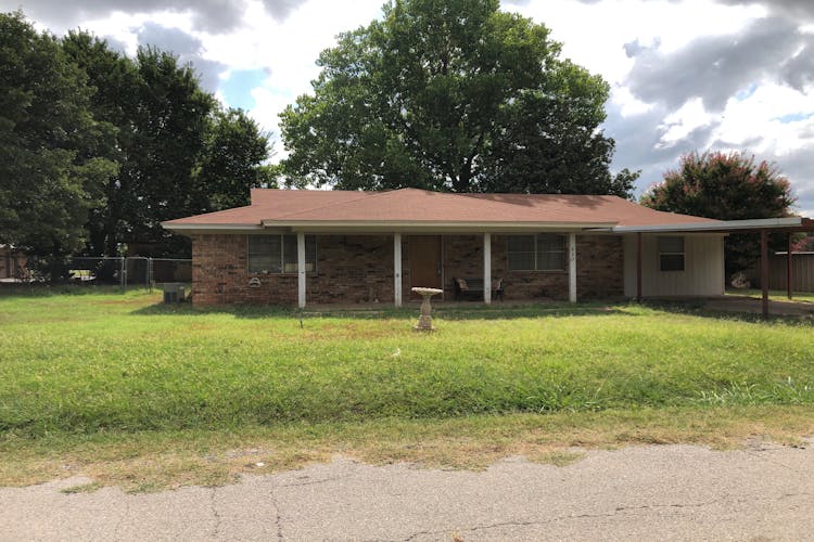 820 N Ave A Springtown, TX 76082, Parker County