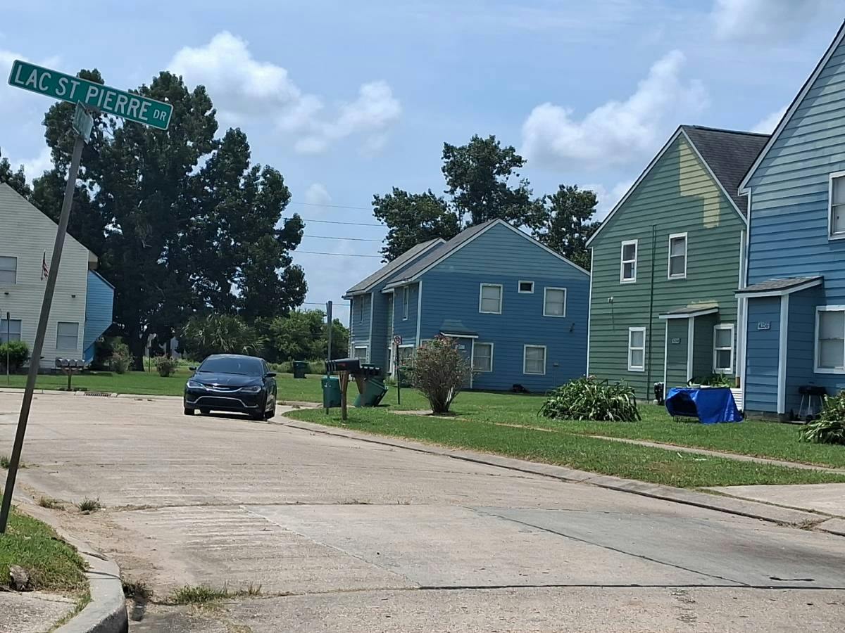 Lac Bienville Dr, Harvey, LA 70058