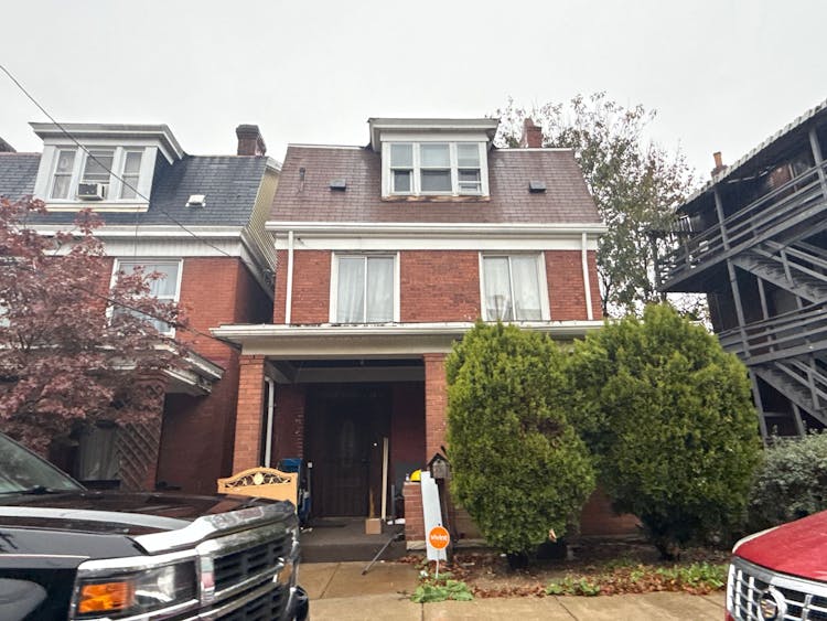 826 Roll St Pittsburgh, PA 15210, Allegheny County