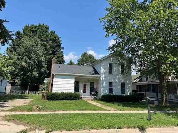 325 East Main St Pinckney, MI 48169, Livingston County