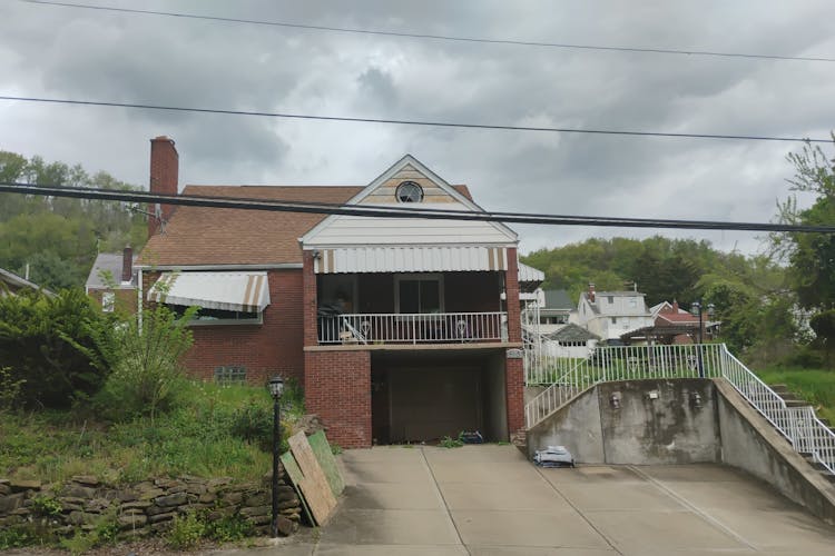 510 W 8th Ave Tarentum, PA 15084, Allegheny County