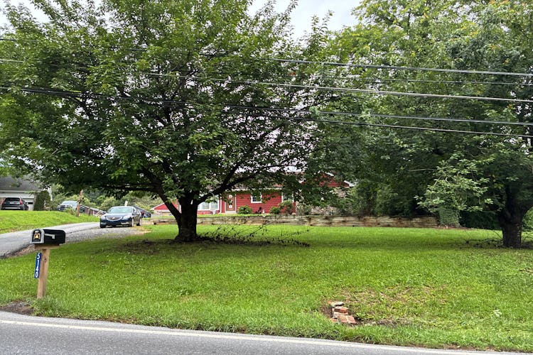 5140 Oley Turnpike Rd Reading, PA 19606, Berks County