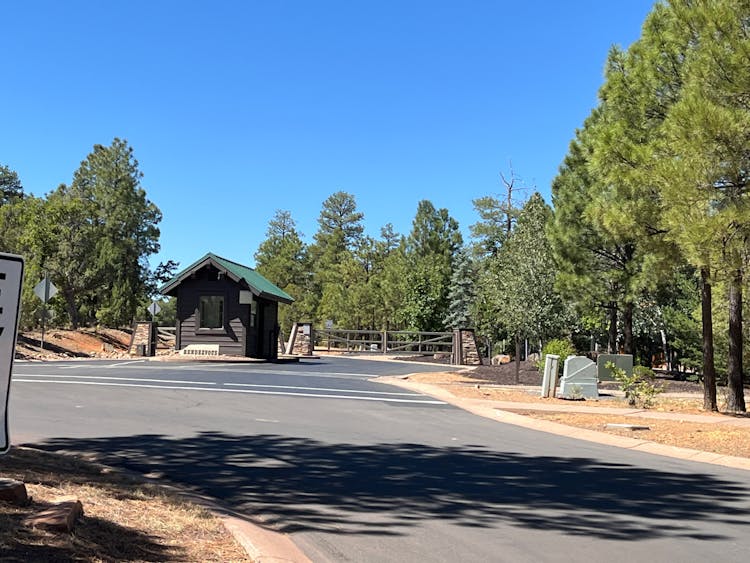 4261 Sugar Pine Loop Show Low, AZ 85901, Navajo County