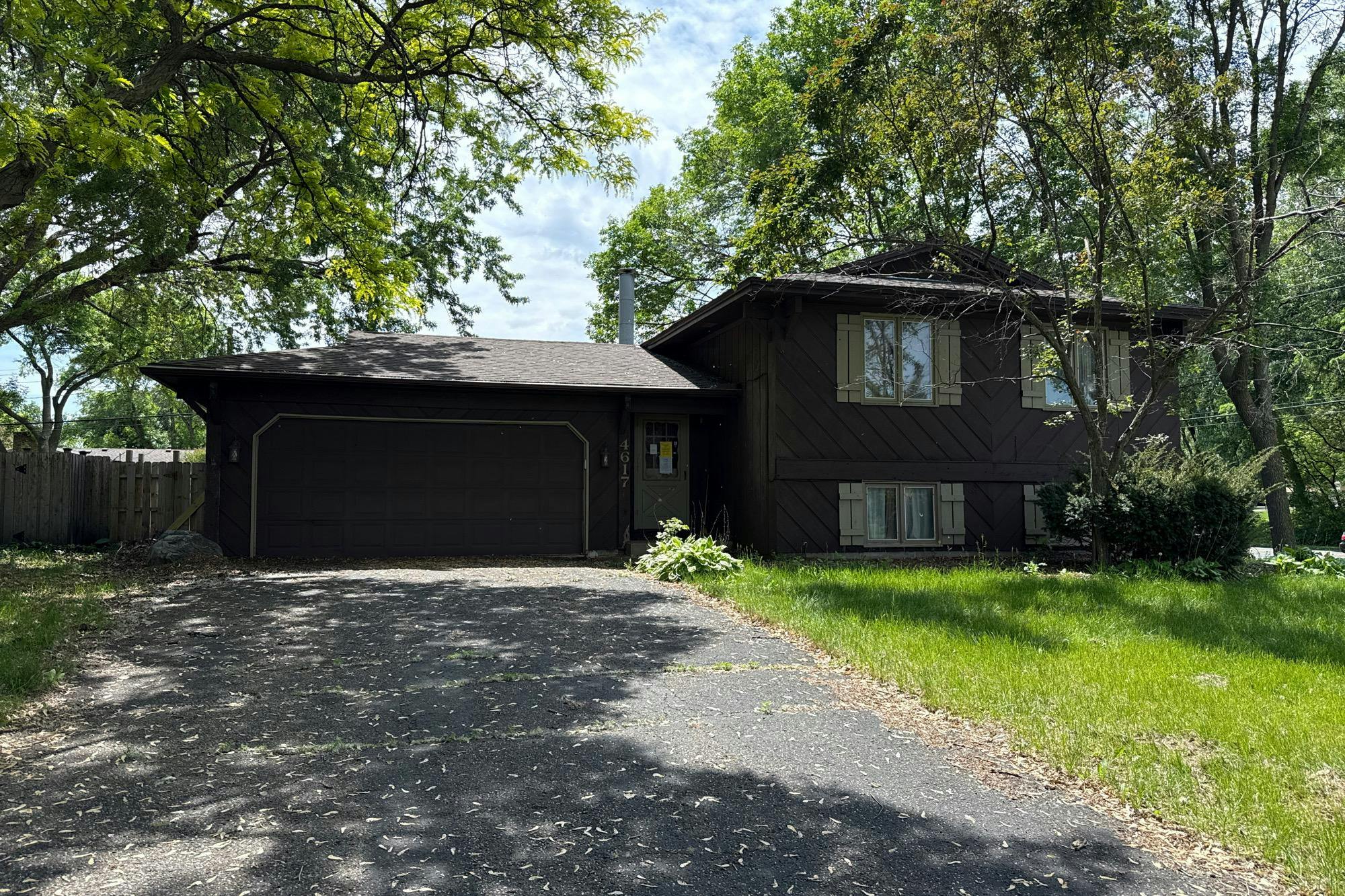 81st Ln, Minneapolis, MN 55443