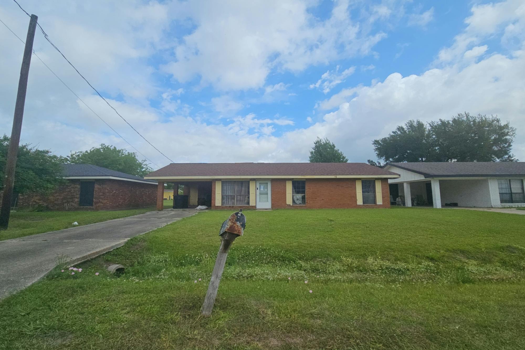 Brenda Dr, New Iberia, LA 70560