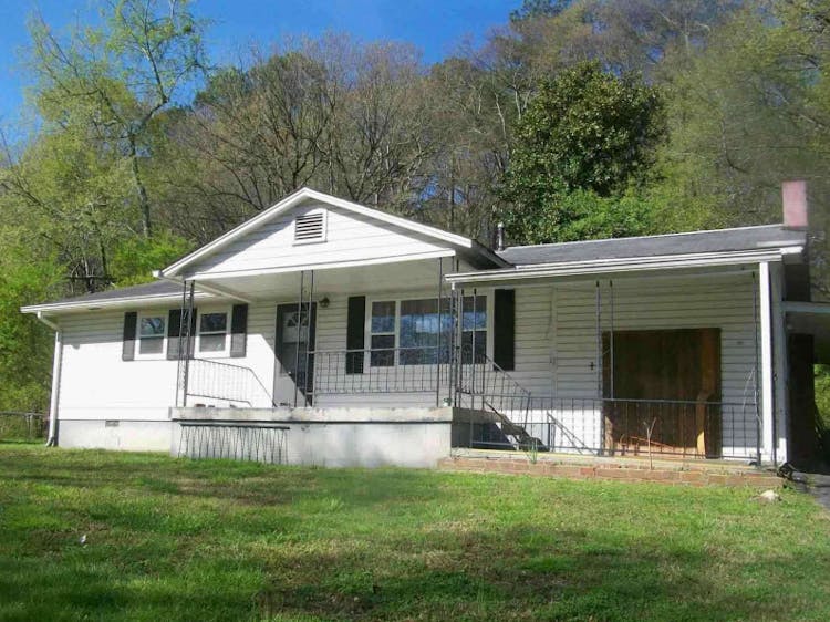 56w Penn St Trion, GA 30753, Chattooga County