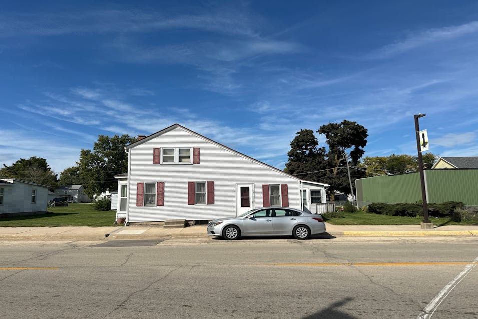 104 S 1st Ave Forreston, IL 61030, Ogle County