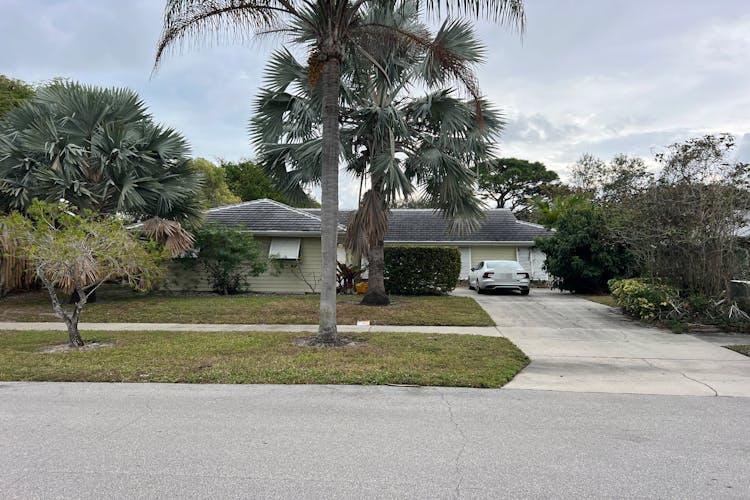 6 Hemlock Ln Jupiter, FL 33469, Palm Beach County