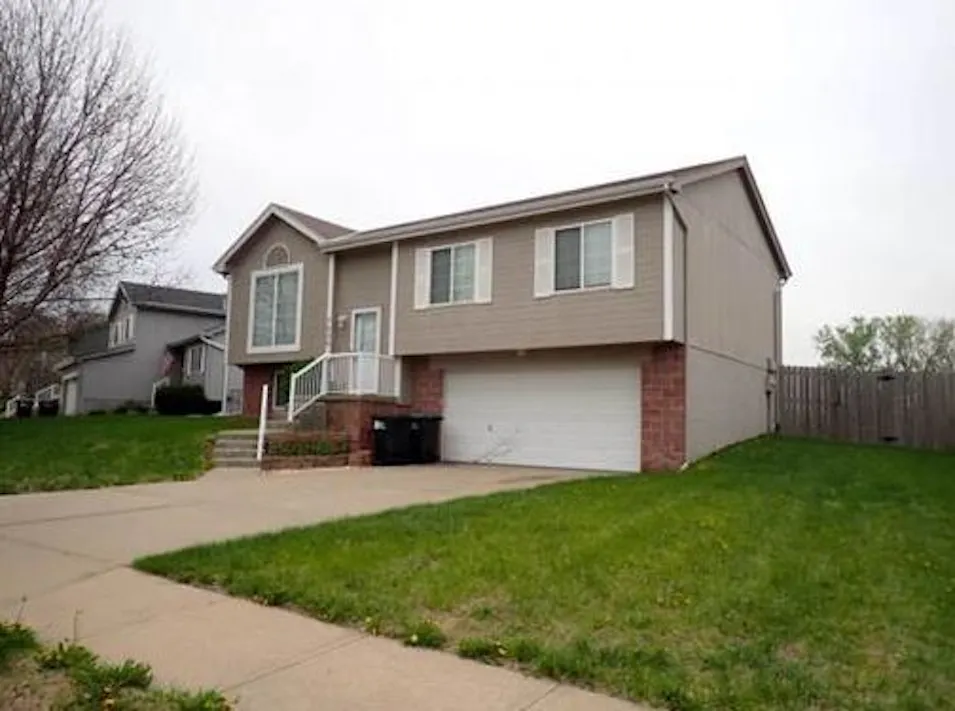 7625 Fillmore St Omaha, NE 68122, Douglas County