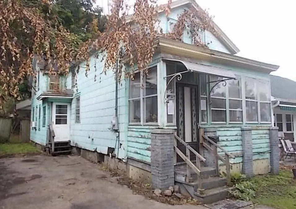 180 E 9th St Oswego, NY 13126, Oswego County